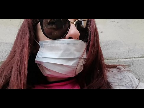 ❤️ Nicoletta hevner seg på naboen og tisser i garasjen hans (Special Covid19 Italian Quarantine) ❤️ Pornovideo hos oss ❌️❤