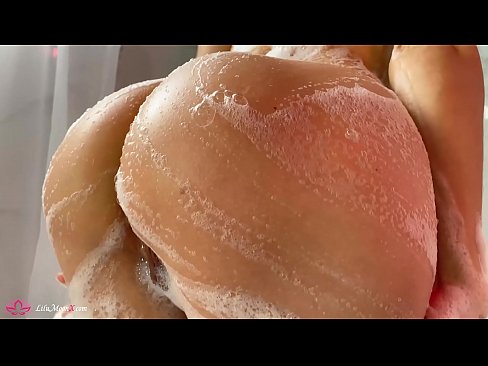 ❤️ Brunette onanerer fitte med vibrator til intens orgasme i dusjen ❤️ Pornovideo hos oss ❌️❤