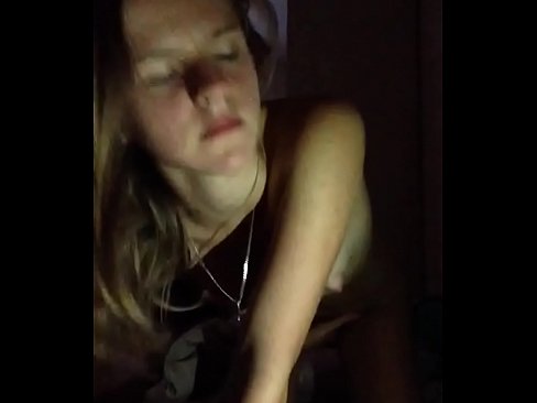 ❤️ En jente onanerer og spermer ❤️ Pornovideo hos oss ❌️❤
